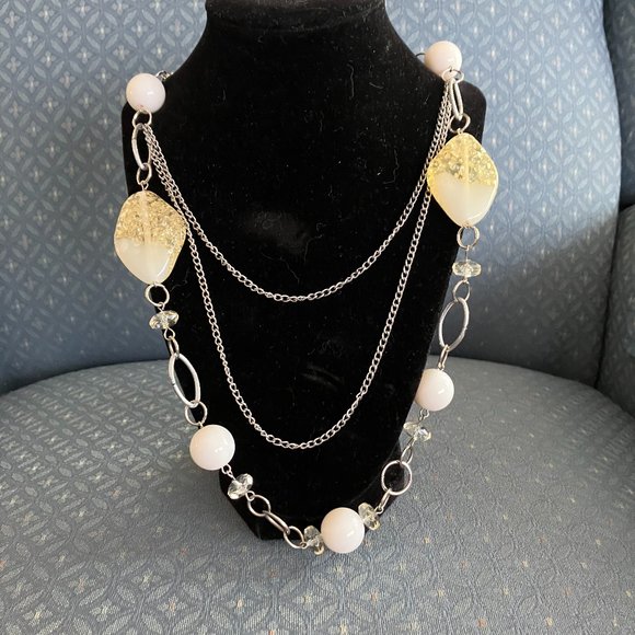 Jewelry - Versatile White Beads and Crystals Pendant Necklace